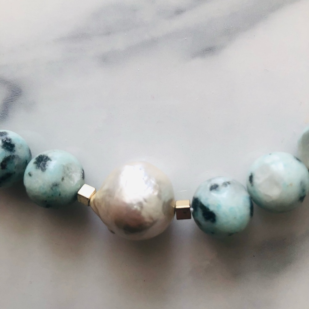 ✨ Lucky Brand Stone & Pearl Collar Necklace ✨ - Picture 4 of 8
